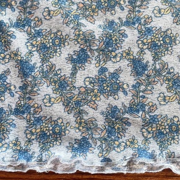 Motherhood maternity garden blue floral top semi sheer flutter short sleeve Lrg - Picture 10 of 11